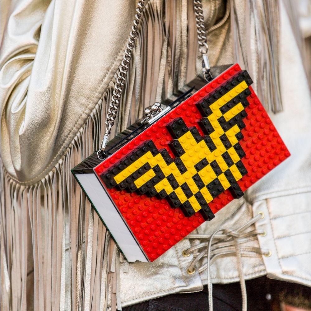 Wonder Woman LOLA Classic purse!!!